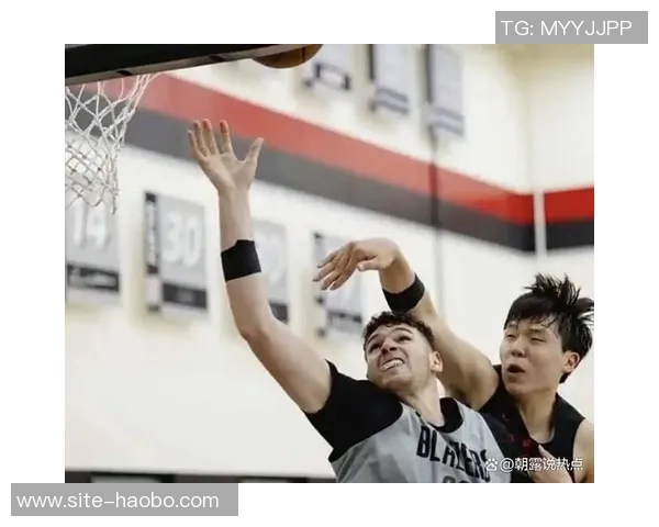 杨瀚森在比赛中掩护和传球速度较慢但节奏略快于克林根 杨瀚森在比赛中掩护和传球速度较慢但节奏略快于克林根