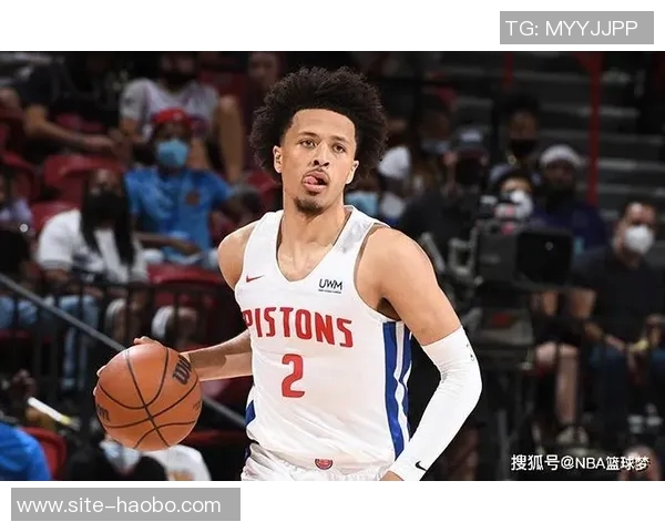 克尼佩尔下半场发力却三分失准11投5中仅得12分4篮板表现平平 克尼佩尔下半场发力却三分失准11投5中仅得12分4篮板表现平平