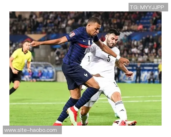 姆总与琼阿梅尼孔德共观非洲杯三位球员背后的非洲血统故事