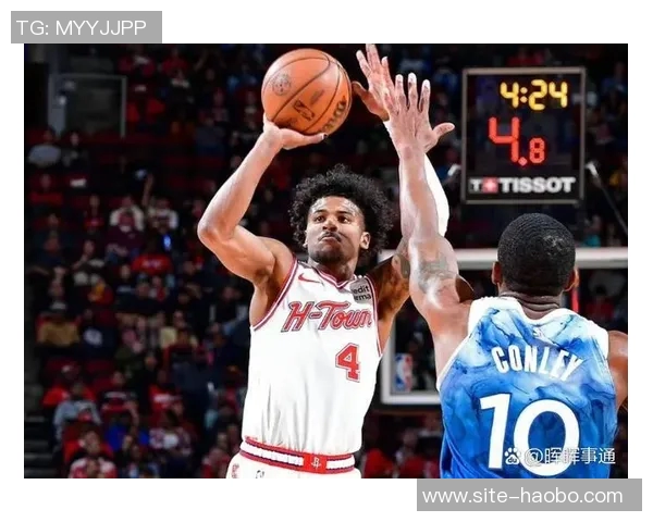 小贾巴里史密斯精彩反击轻松双手扣篮震撼全场展现超强实力