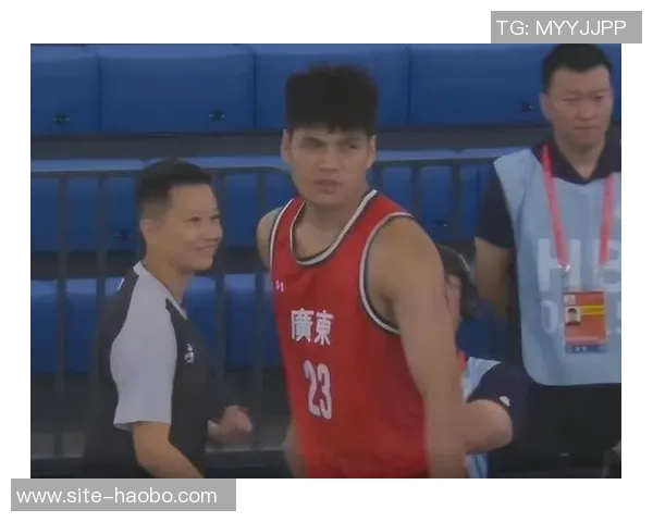 陈国豪砍下14分3前场板展现实力表示将继续努力做好自己的事情